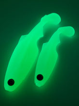 Load image into Gallery viewer, Green / Chartreuse - UV &amp; Glow-in-the-dark
