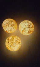 Load image into Gallery viewer, Moon Glow - Mottled (Glow-in-the-dark - UV)
